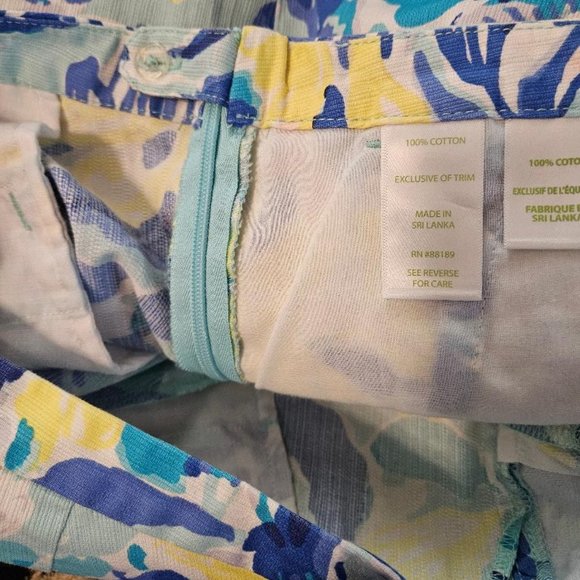 Lilly Pulitzer - Women`s Scalloped Blue and Yellow Shorts size 4 - Picture 3 of 6